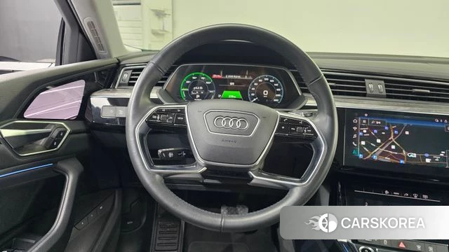 Audi e-Tron 2021 Серый из Кореи, фото 4