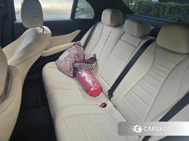 Mercedes-Benz E-Class W213 2022 Белый из Кореи, фото 4
