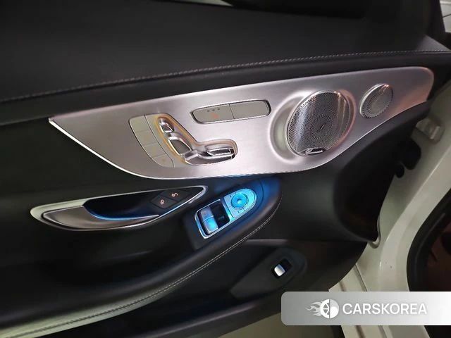 Mercedes-Benz C-Class W205 2018 Белый из Кореи, фото 4