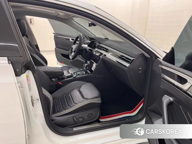 Volkswagen Arteon 2022 Белый из Кореи, фото 4