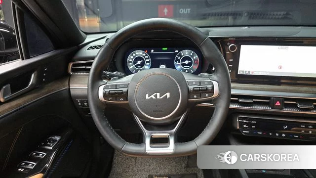 Kia K5 3rd generation 2023 Черный из Кореи, фото 4