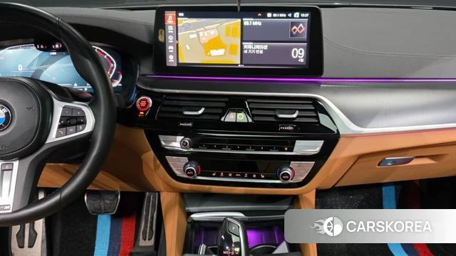 BMW 5 Series (G30) 2022 Черный из Кореи, фото 4