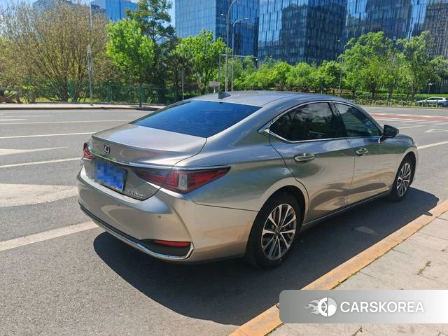 Lexus ES 2024 Темно-серый из Китая, фото 4