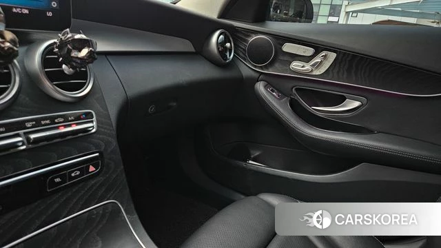 Mercedes-Benz C-Class W205 2019 Белый из Кореи, фото 4