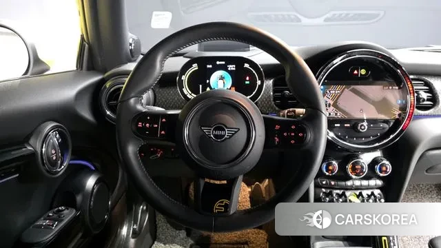 Mini Cooper Electric 2023 Белый из Кореи, фото 4