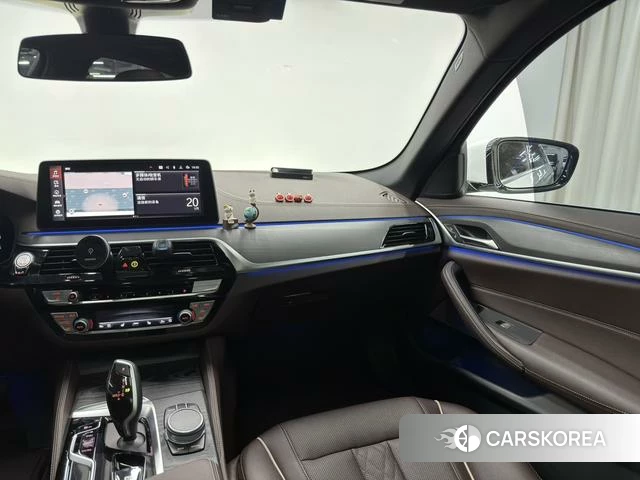 BMW 5 series 2022 Белый из Китая, фото 4