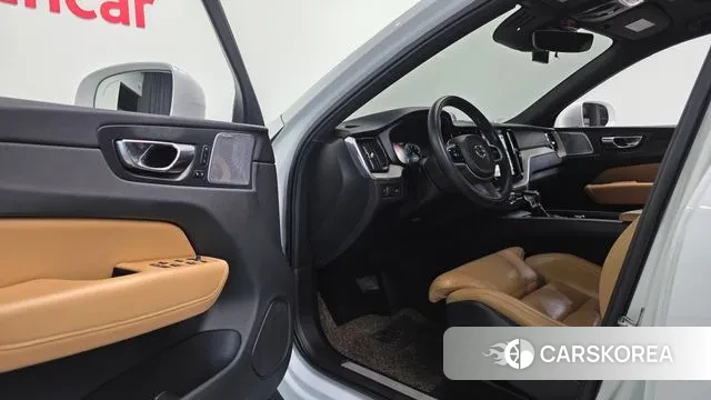 Volvo XC60 second Generation 2018 Белый из Кореи, фото 4