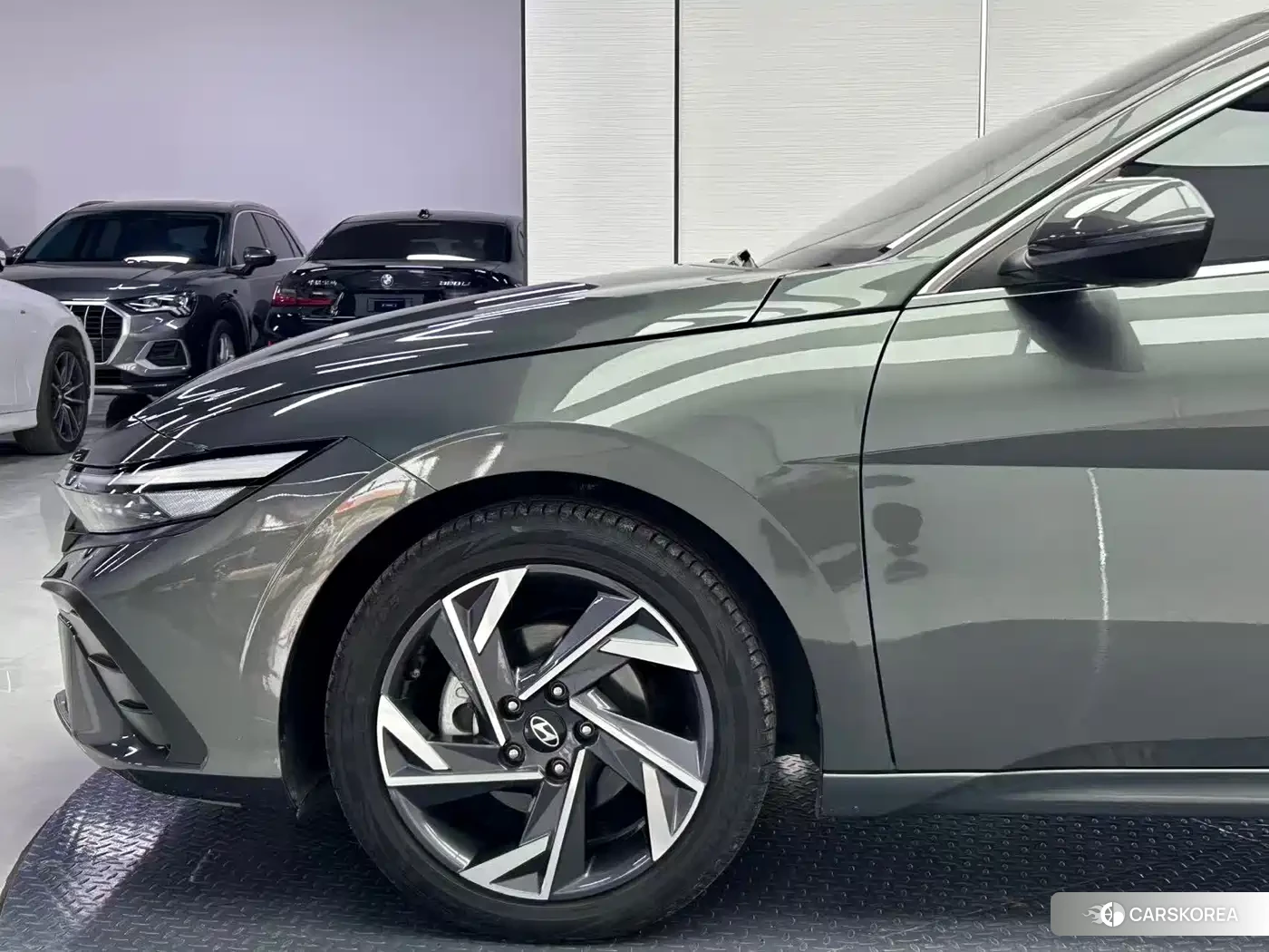 Hyundai Elantra 2023 Silver/gray из Китая, фото 4