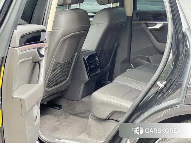 Volkswagen Touareg 2021 Черный из Китая, фото 4