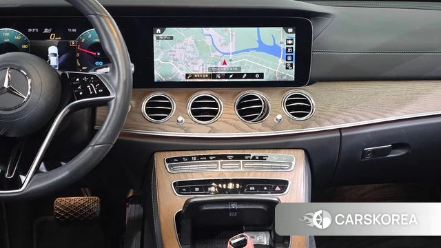 Mercedes-Benz E-Class W213 2021 Черный из Кореи, фото 4