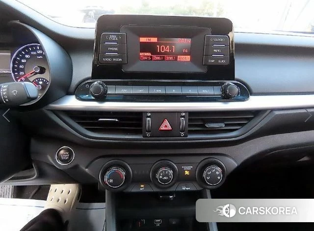 Kia The New K3 2nd generation 2021 Белый из Кореи, фото 4