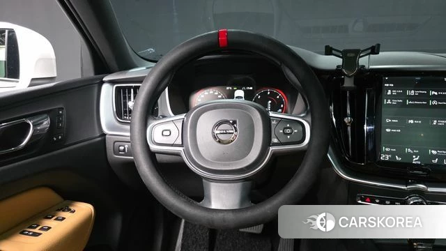 Volvo XC60 second Generation 2018 Белый из Кореи, фото 4
