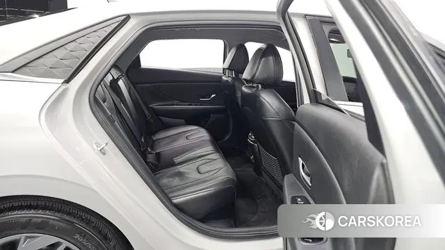 Hyundai The New Avante Hybrid (CN7) 2024 Серебристо-серый из Кореи, фото 4