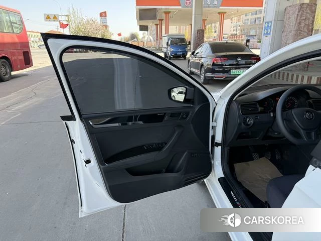Volkswagen Santana 2021 Белый из Китая, фото 4