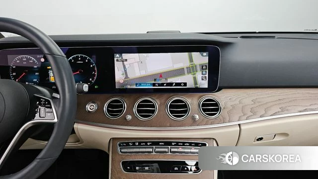 Mercedes-Benz E-Class W213 2023 Черный из Кореи, фото 4