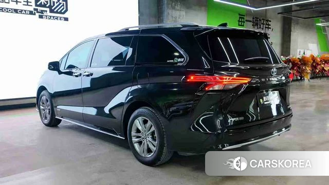 Toyota Saina 2022 Черный из Китая, фото 4