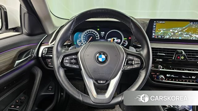 BMW 5 Series (G30) 2018 Белый из Кореи, фото 4