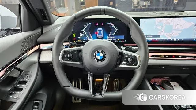 BMW 5 Series (G60) 2024 Цвет галактики из Кореи, фото 4