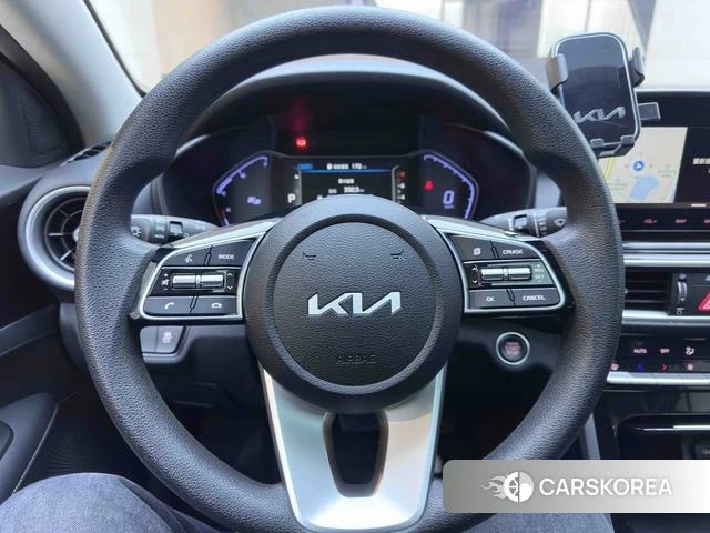 Kia K3 2022 Белый из Китая, фото 4