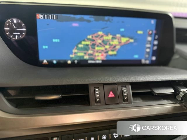 Lexus ES300h 7th generation 2020 Белый из Кореи, фото 4