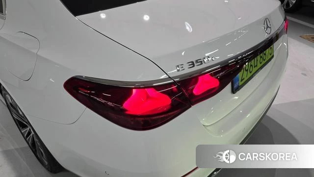 Mercedes-Benz E-Class W214 2026 Белый из Кореи, фото 4