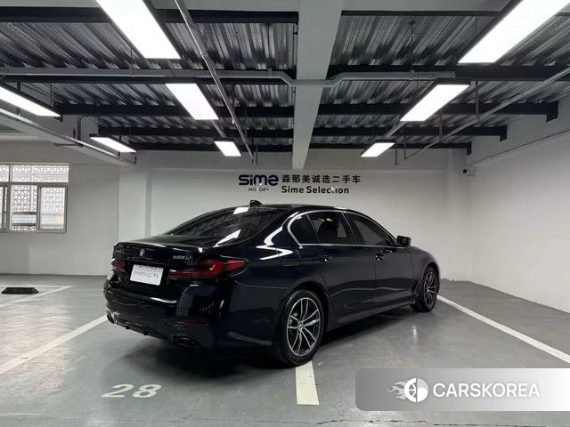 BMW 5 series 2023 Черный из Китая, фото 4