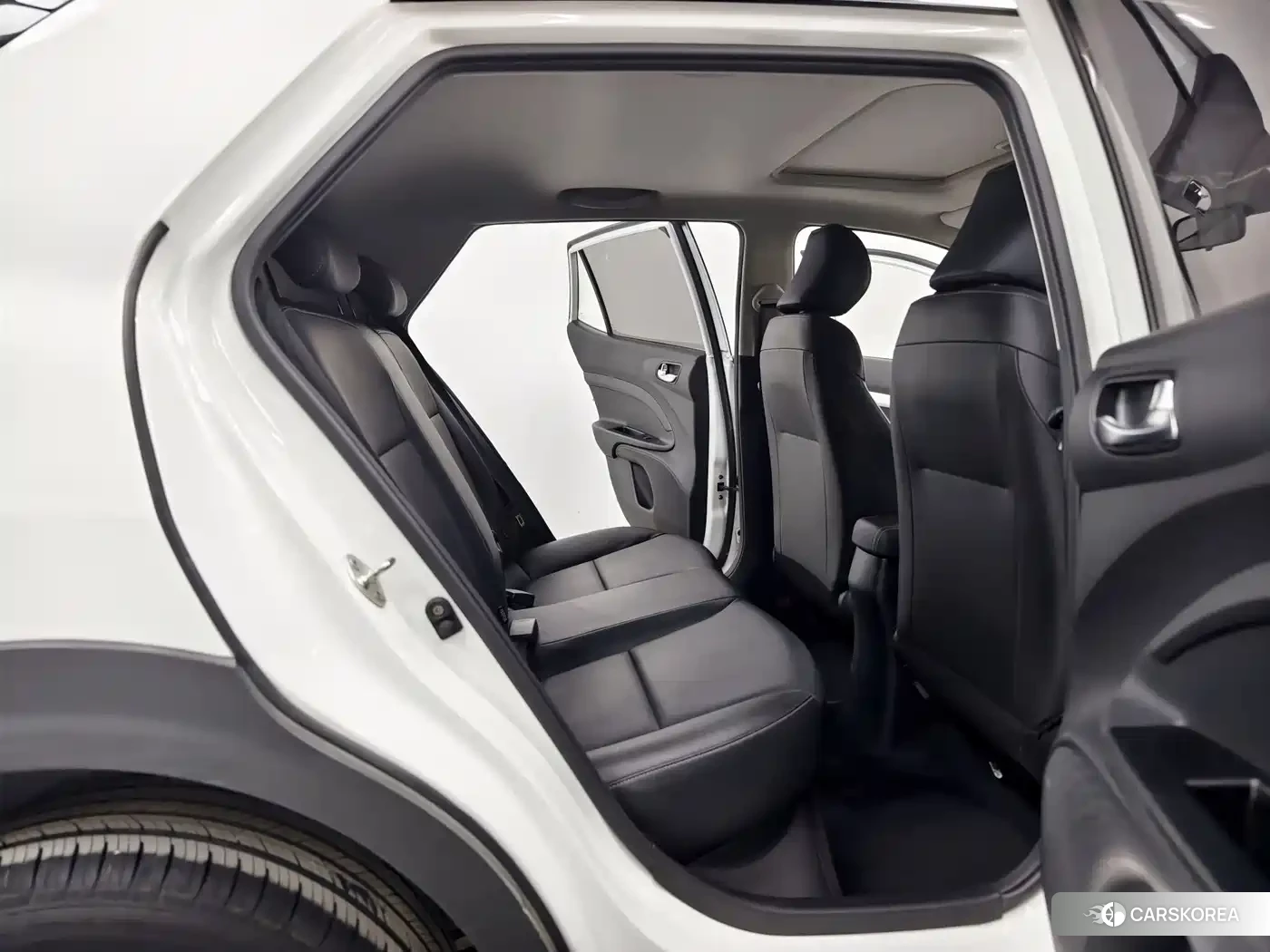 Kia KX1 2023 Белый из Китая, фото 4
