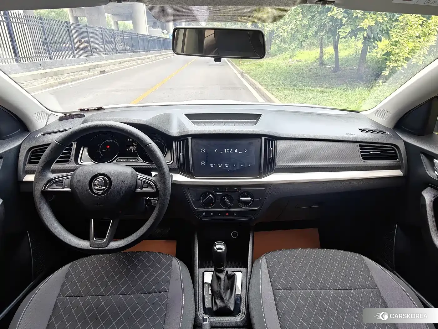 Skoda Komick 2024 Белый из Китая, фото 4
