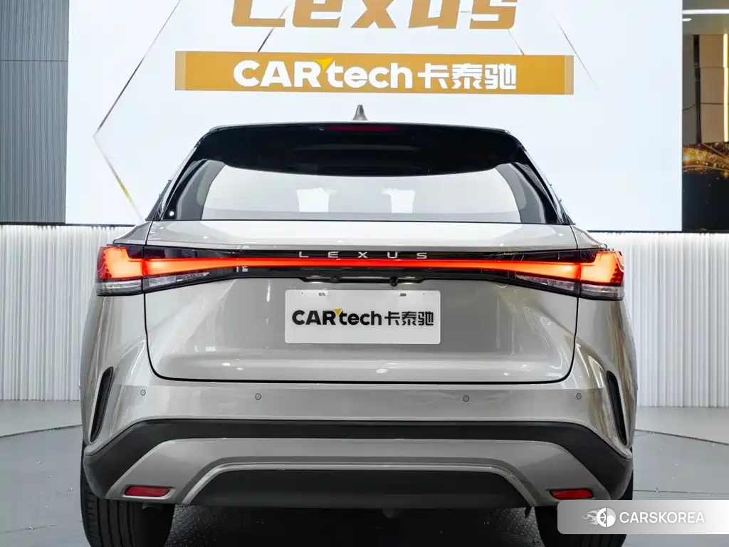 Lexus RX 2025 Silver/gray из Китая, фото 4