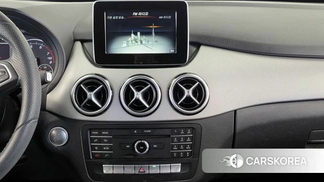 Mercedes-Benz B-Class W246 2018 Белый из Кореи, фото 4