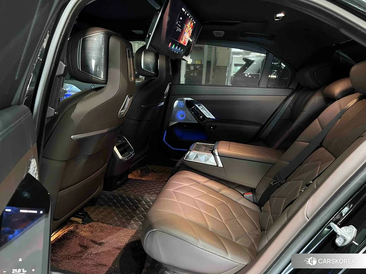BMW 7 series 2022 Черный из Китая, фото 4