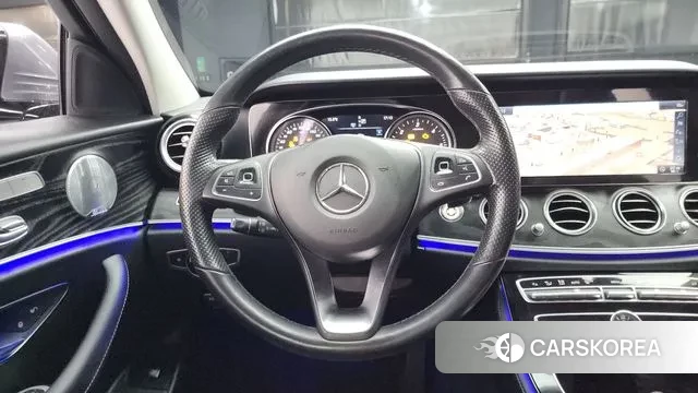 Mercedes-Benz E-Class W213 2018 Серый из Кореи, фото 4
