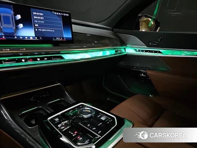 BMW 7 Series (G70) 2024 Черный из Кореи, фото 4