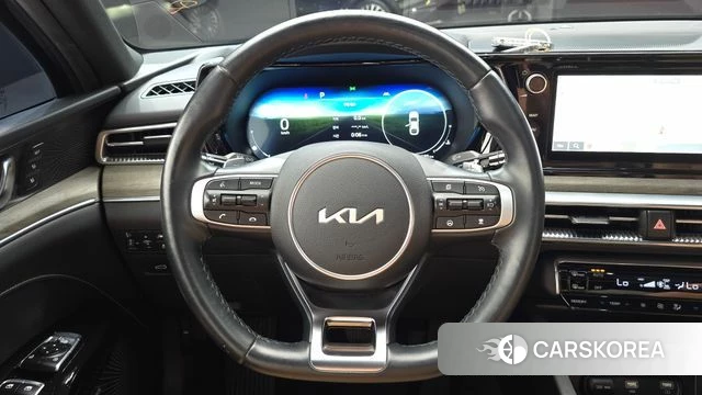 Kia K5 3rd generation 2023 Серый из Кореи, фото 4