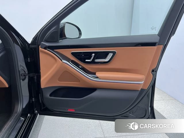 Mercedes-Benz S-class 2022 Черный из Китая, фото 4