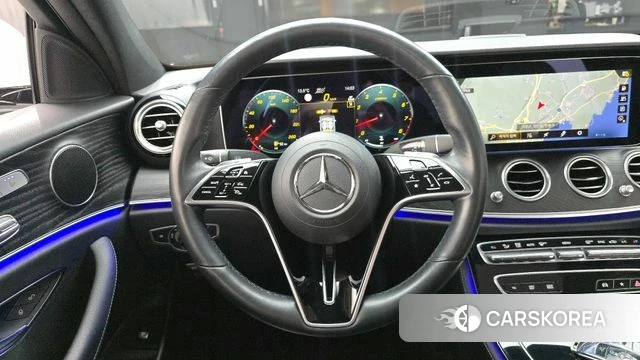 Mercedes-Benz E-Class W213 2022 Белый из Кореи, фото 4