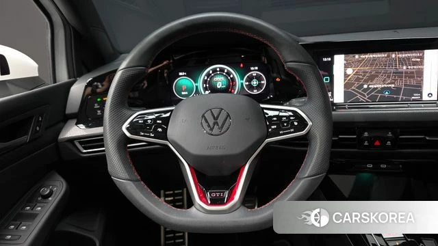 Volkswagen Golf 8th Generation 2024 Белый из Кореи, фото 4