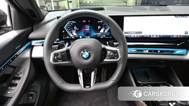 BMW 5 Series (G60) 2025 Черный из Кореи, фото 4