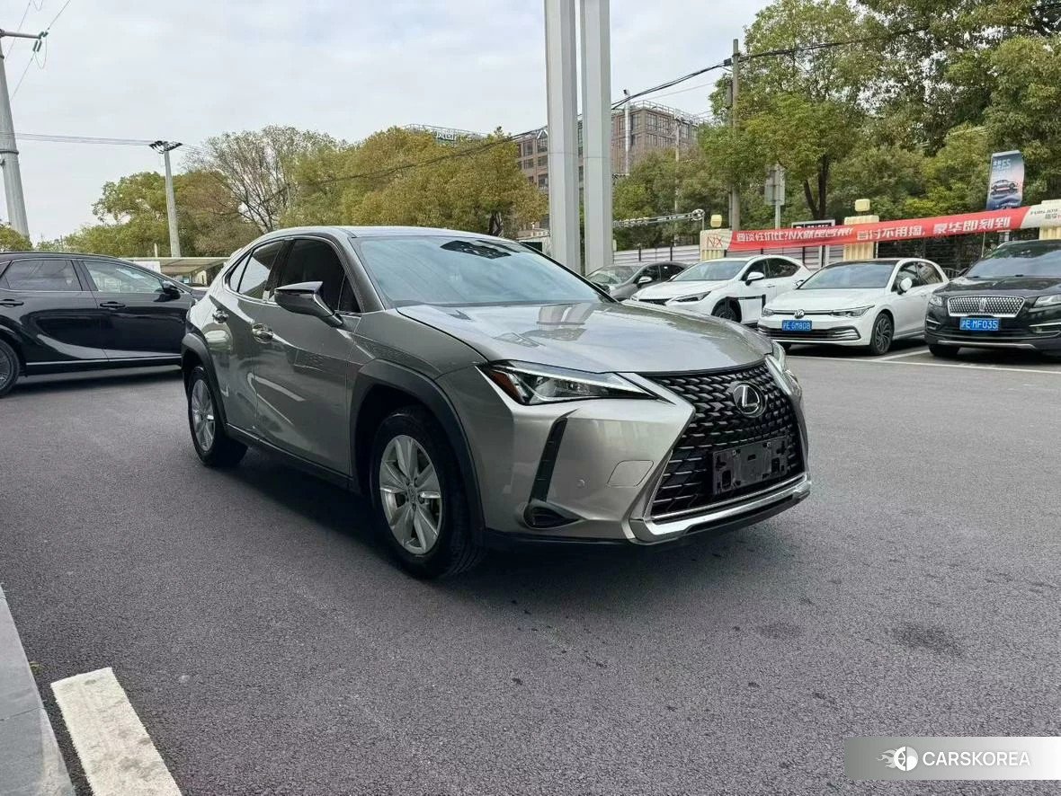 Lexus UX 2019 Серебристо-серый из Китая, фото 4