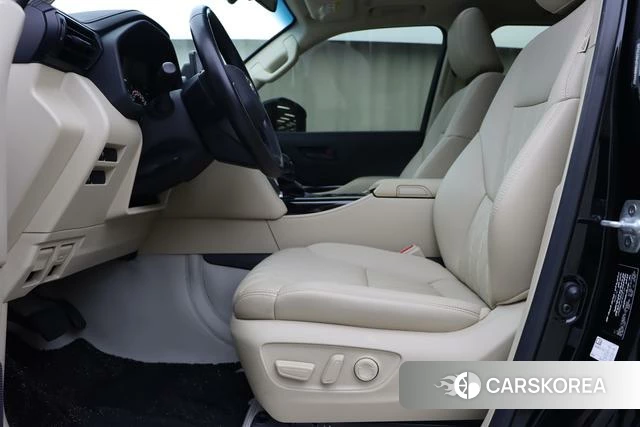 Toyota Land Cruiser (imported) 2024 Черный из Китая, фото 4