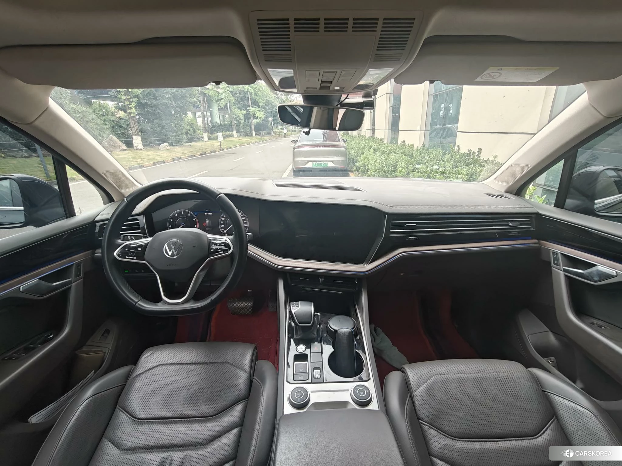Volkswagen Touareg 2020 Черный из Китая, фото 4