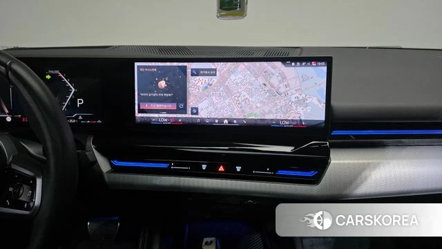 BMW 5 Series (G60) 2024 Серый из Кореи, фото 4