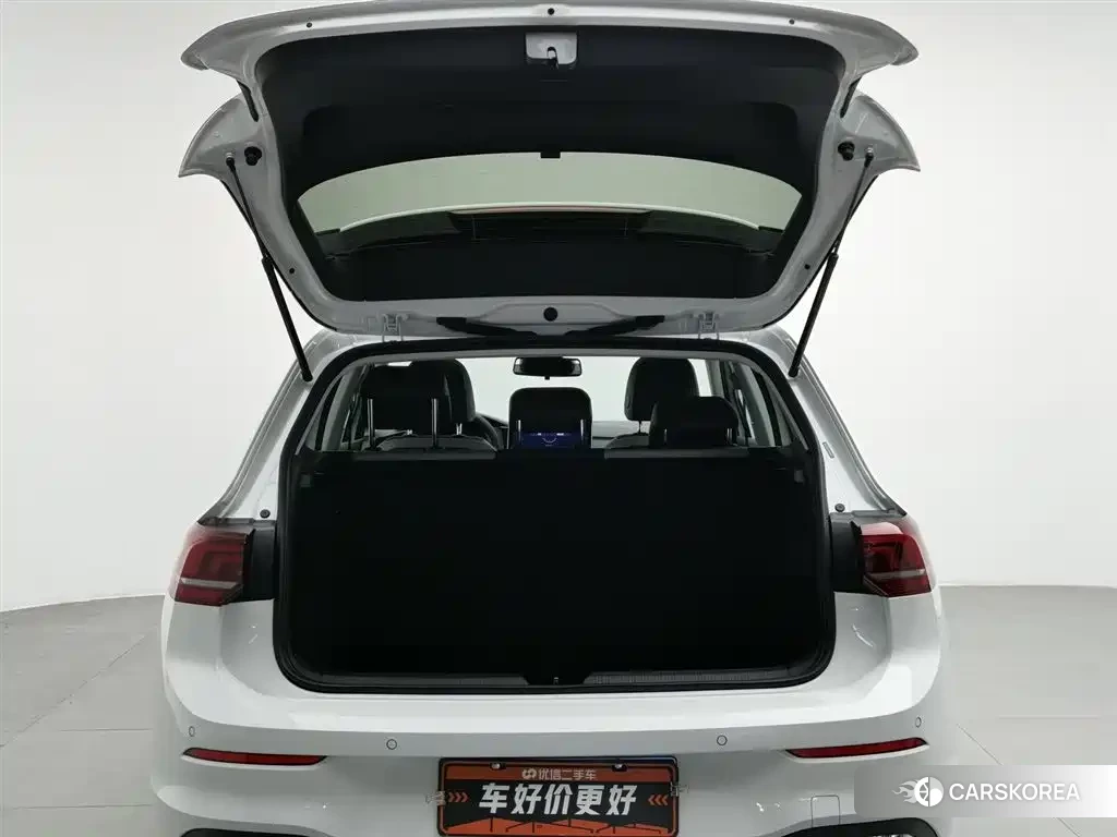 Volkswagen Golf 2025 Белый из Китая, фото 4