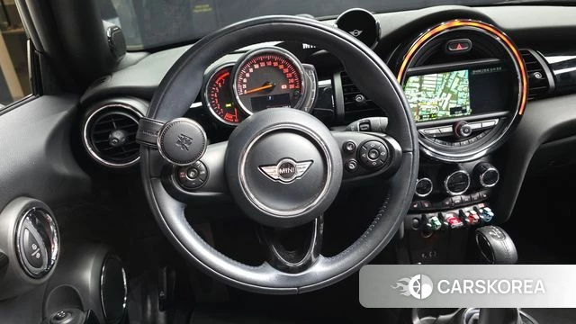 Mini Cooper Convertible 2018 Жемчужный цвет из Кореи, фото 4