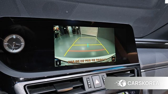 Lexus ES300h 7th generation 2023 Белый из Кореи, фото 4