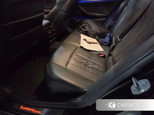 BMW 5 Series (G30) 2019 Черный из Кореи, фото 4