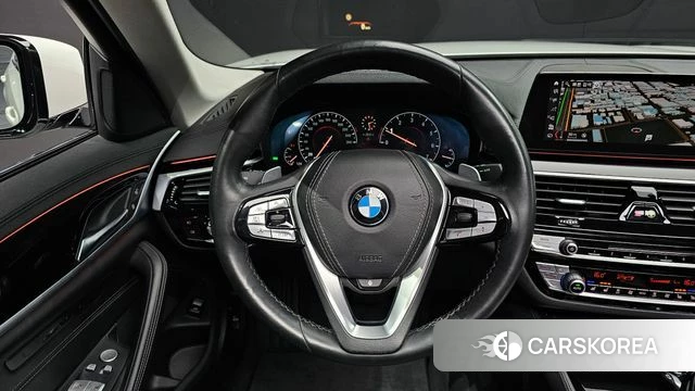 BMW 5 Series (G30) 2019 Белый из Кореи, фото 4