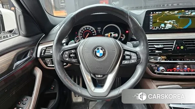 BMW 5 Series (G30) 2018 Белый из Кореи, фото 4