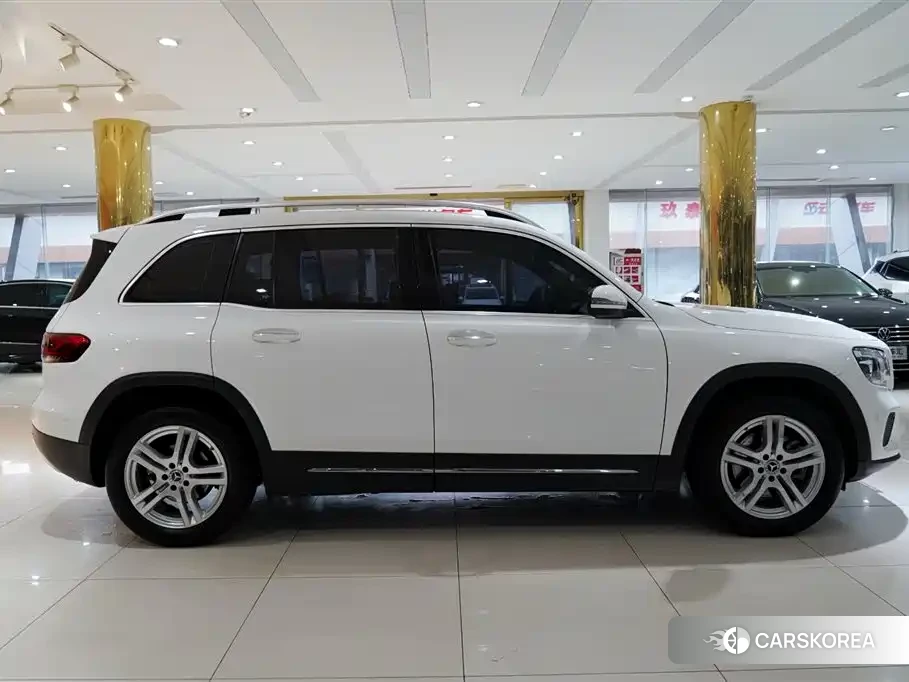 Mercedes-Benz GLB 2022 Белый из Китая, фото 4