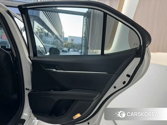 Toyota Camry 2022 Белый из Китая, фото 4